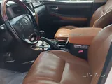 Lexus LX-570 2011 V8